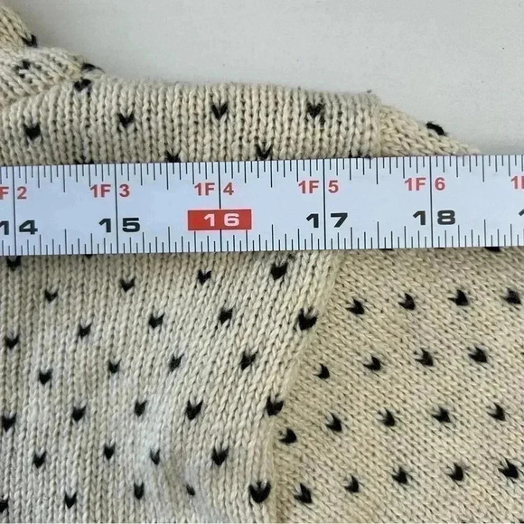 Hand Knit Cardigan Sweater Fair Isle Handmade Christmas Holiday Beige Black Smal - Picture 12 of 16